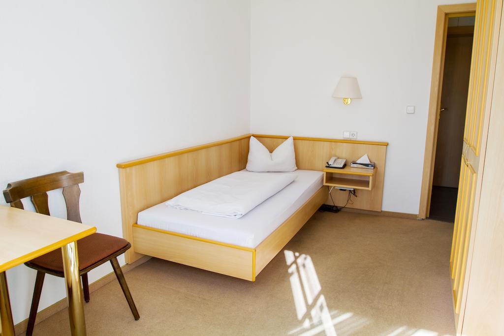 Heidekrug Hotel Oberursel Room photo